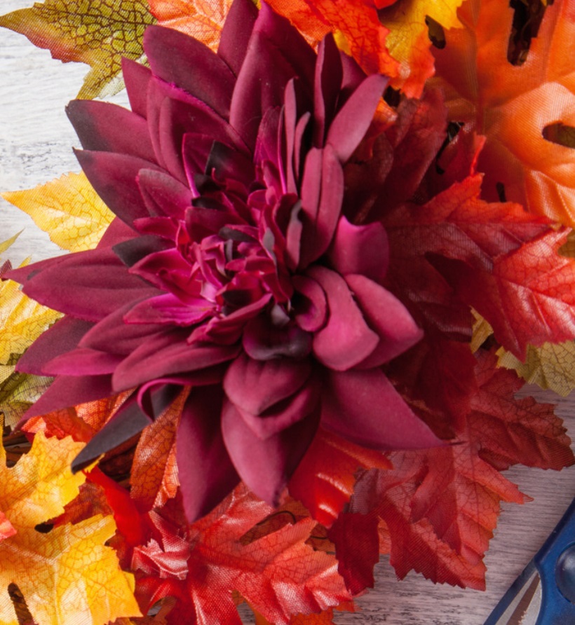 Jesienna Magia: Tworzenie wianków z użyciem artykułów papierniczych i kreatywności